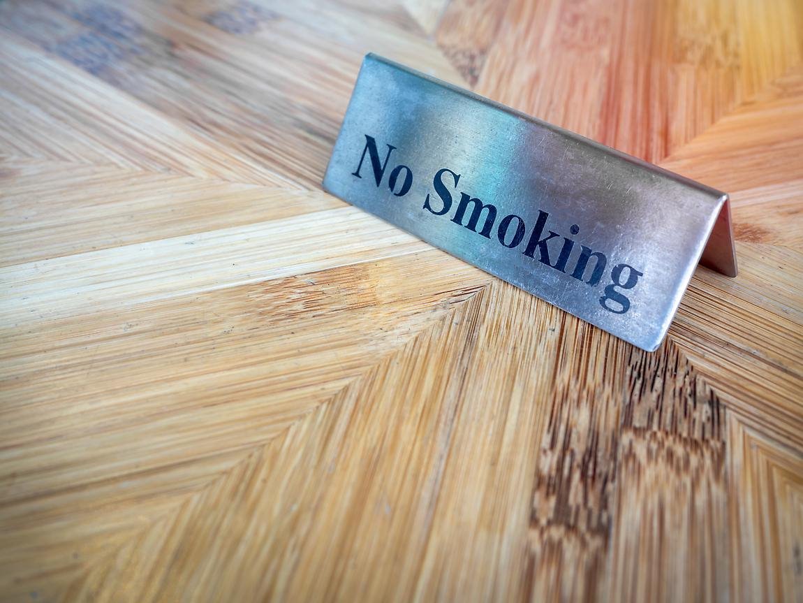 Skylt som säger rökning förbjuden