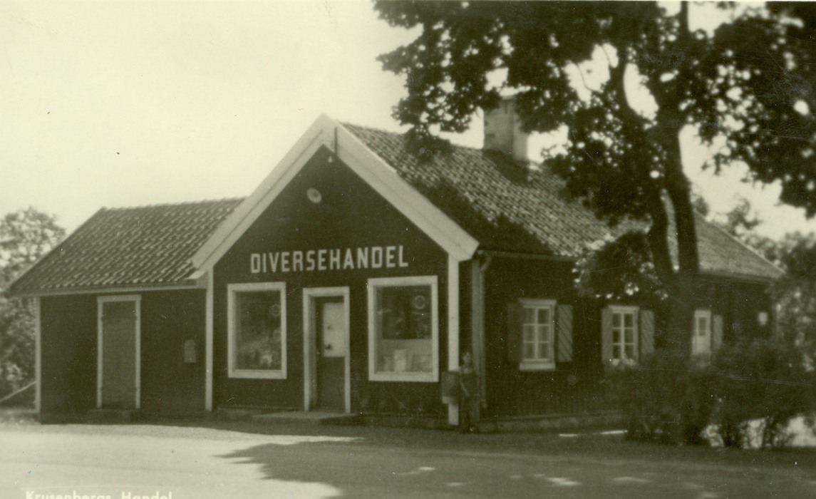 Krusenbergs lanthandel Krusenberg Lanthandell drevs av Elsa Wiberg, okänt årtal.