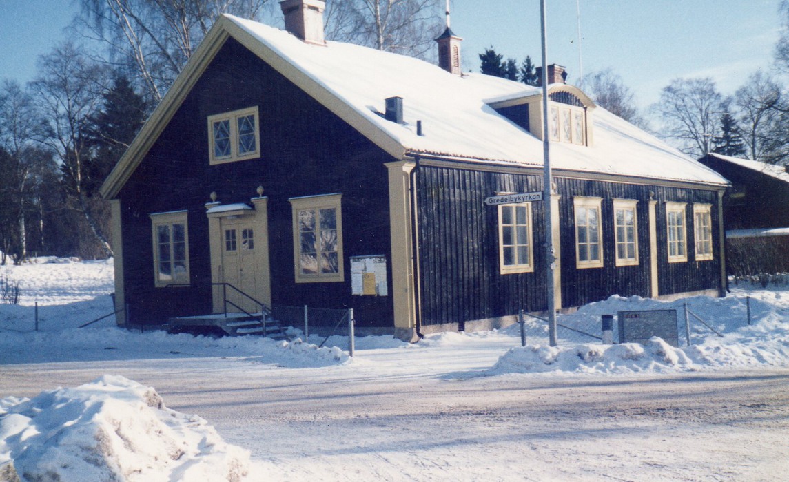 Staffansgården i Knivsta. Här hade den nya storkommunen möte den 14 maj 1950 - dock utan snö kan vi förmoda. 